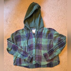 American Eagle Cropped Plaid Hooded Button‎ Down